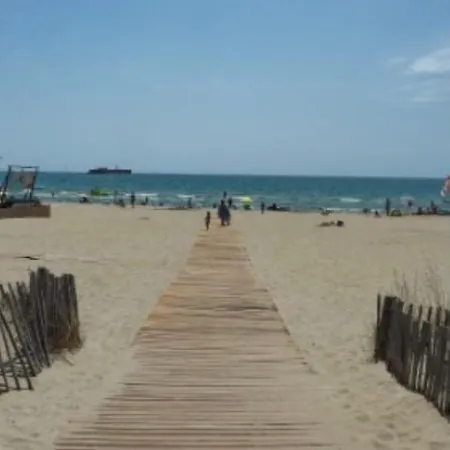Cap D'agde Apartment *